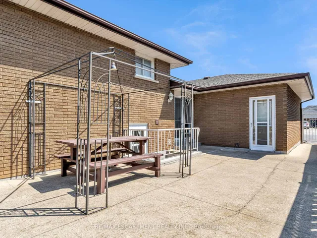 Additional image 34 of 31 Kilbourn Ave