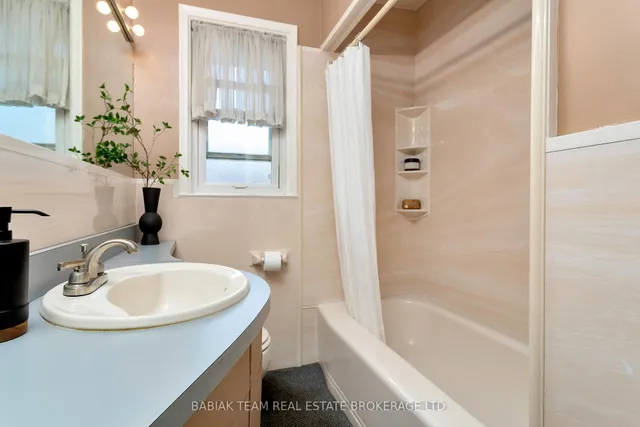 Additional image 16 of 64 Mooreshead Dr