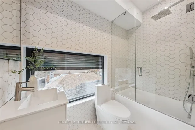 Additional image 40 of 257 Robina Ave