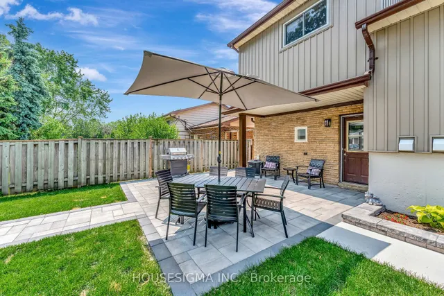 Additional image 42 of 770 Applewood Cres