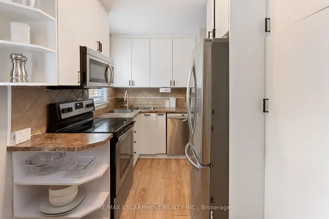 Additional image 15 of 49 EATON Pl