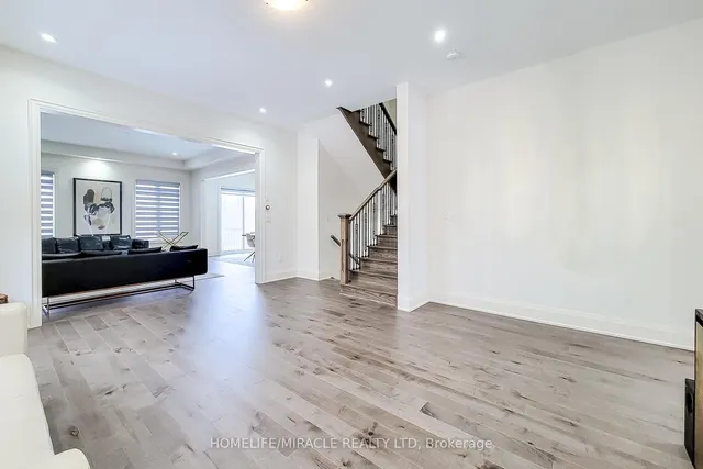 Additional image 12 of 205 Agro St