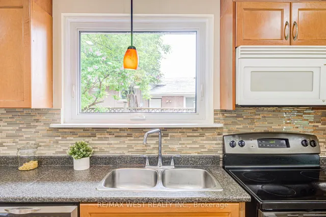 Additional image 41 of 65 Belmont Dr