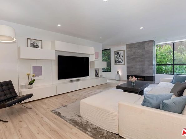 814 Amherst Ave APT 103, Los Angeles, CA 90049