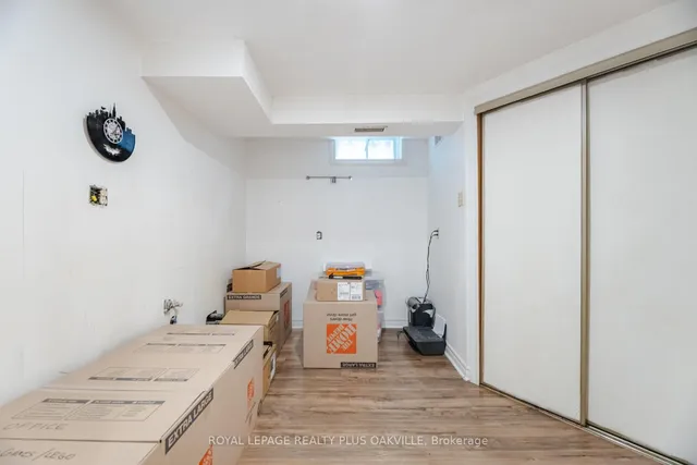 Additional image 40 of 421 Laurentian Ave