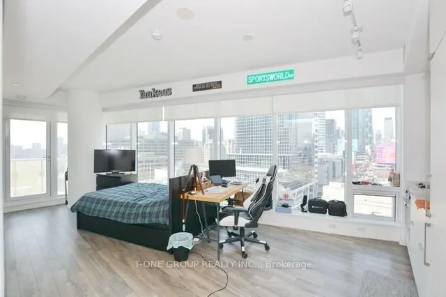 Additional image 3 of 197 Yonge St Unit 1212