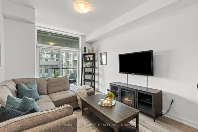 Additional image 22 of 460 Dundas St Unit 433