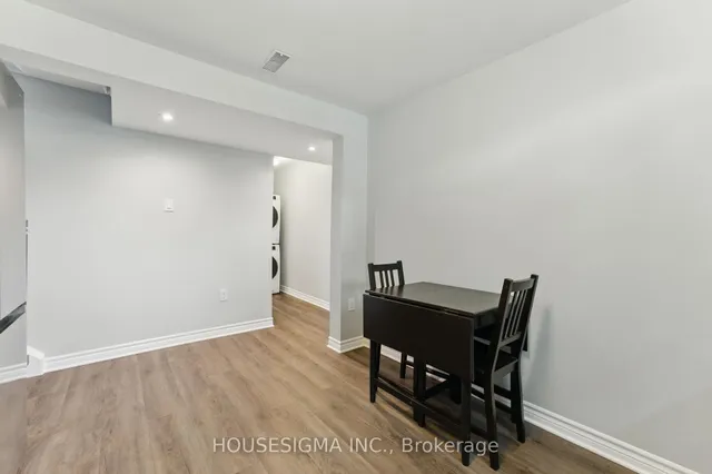 Additional image 37 of 770 Applewood Cres