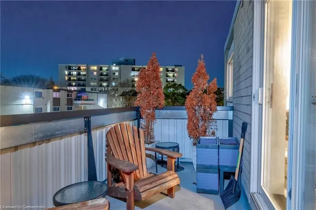 Additional image 17 of 6 Walton Ave Unit 310