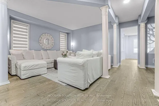 Additional image 40 of 552 Bessborough Dr