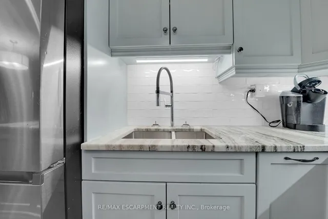 Additional image 18 of 165 BOLD St Unit 403