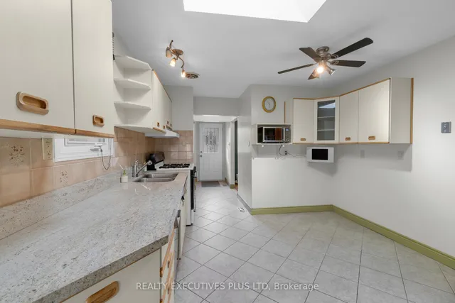 Additional image 14 of 23 Brookdale Cres