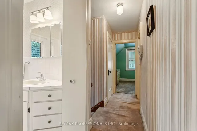 Additional image 30 of 261 Wexford Ave