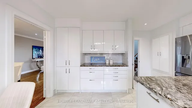 Additional image 9 of 12 Carousel Crt