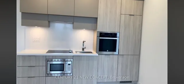 Additional image 36 of 39 roehampton Ave Unit 1204