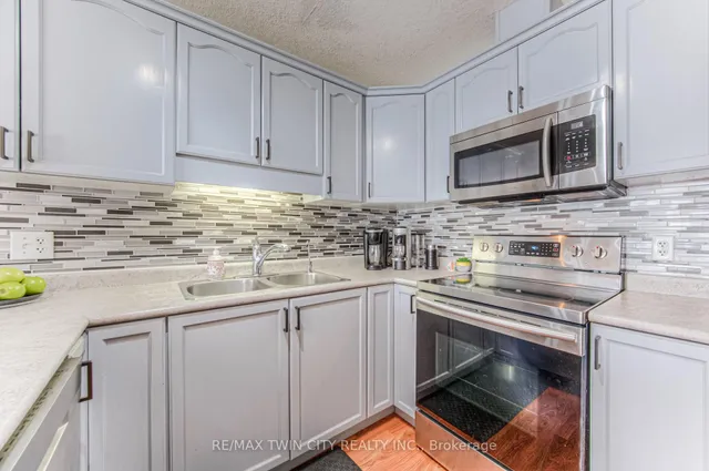 Additional image 7 of 972 Strasburg Rd Unit 4