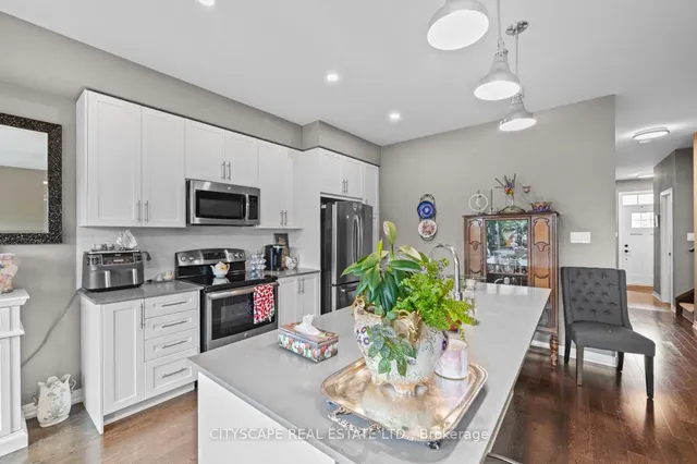 Additional image 24 of 765 Banks Cres