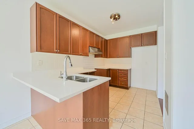 Additional image 28 of 330 Giddings Cres