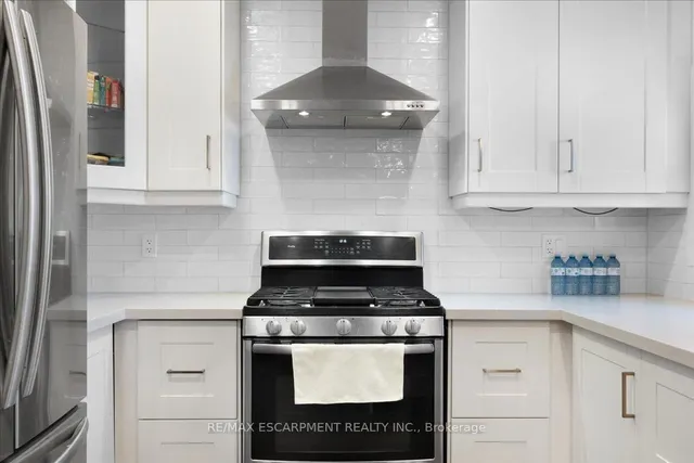 Additional image 11 of 86 East 19th St