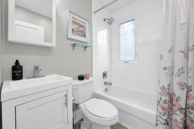 Additional image 21 of 236 Bold St