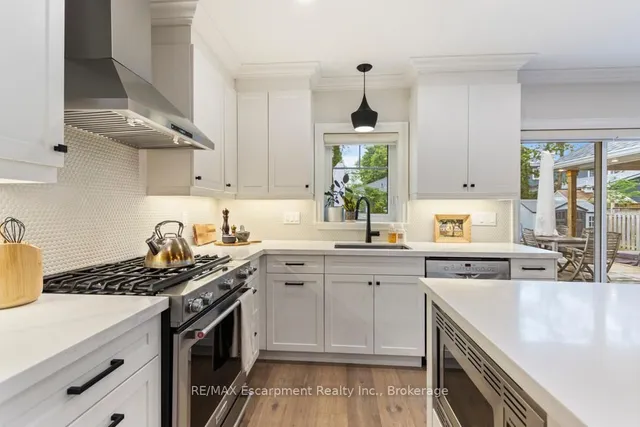 Additional image 41 of 2109 Wellington Ave