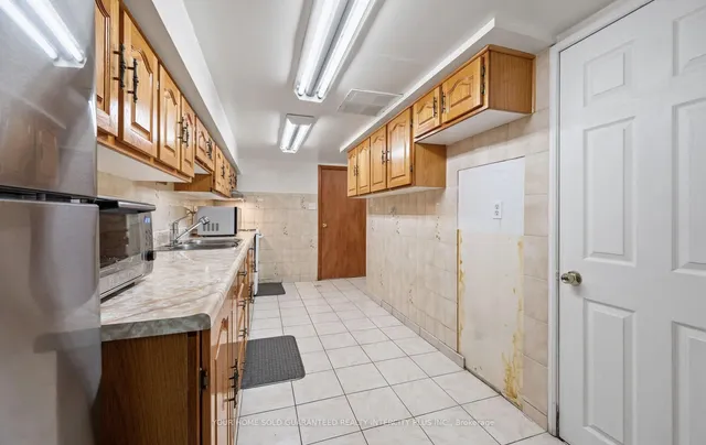 Additional image 34 of 33 Merton Rd