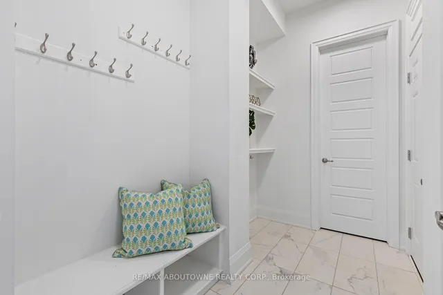 Additional image 26 of 1467 Everest Cres