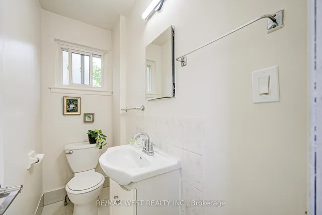 Additional image 31 of 52 Burkwood Cres