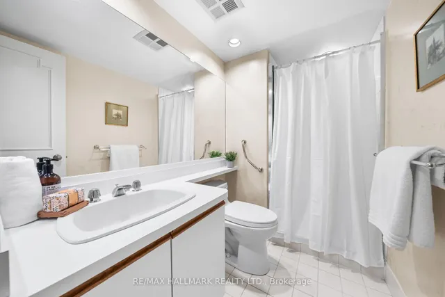 Additional image 18 of 900 Yonge St Unit 1101