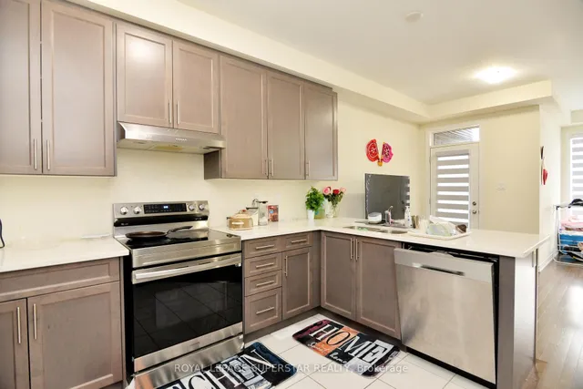 Additional image 28 of 94 Donald Ficht Cres