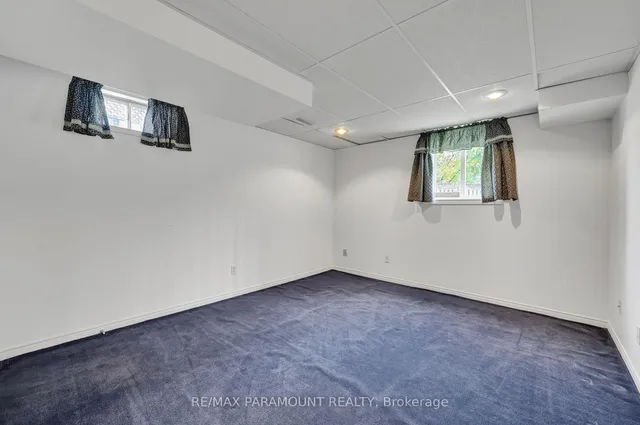 Additional image 41 of 712 Savoy Cres