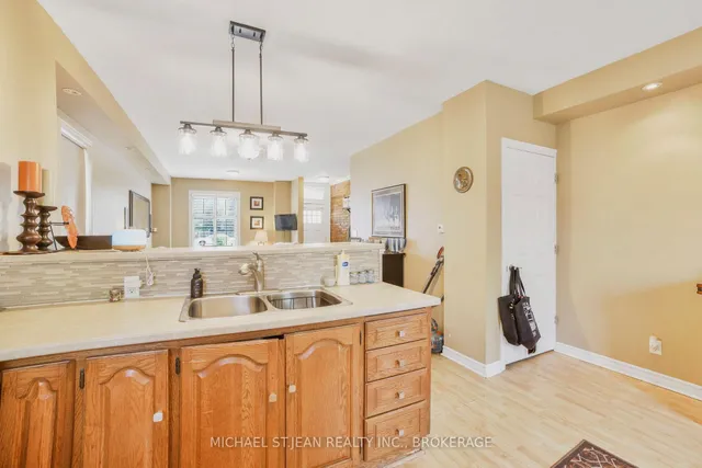 Additional image 19 of 461 Main St