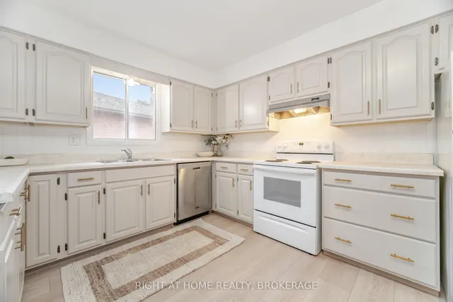 Additional image 9 of 172 Merrilee Cres