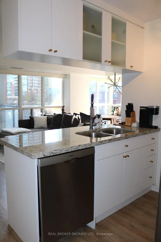 Additional image 3 of 1005 King St Unit 307