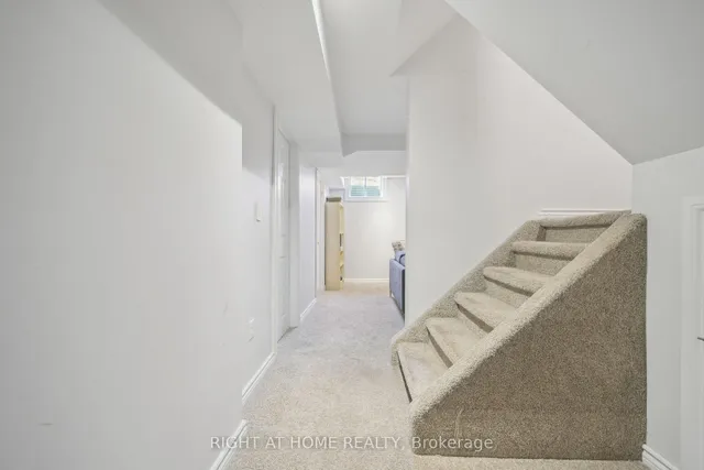 Additional image 23 of 477 Farlow Cres