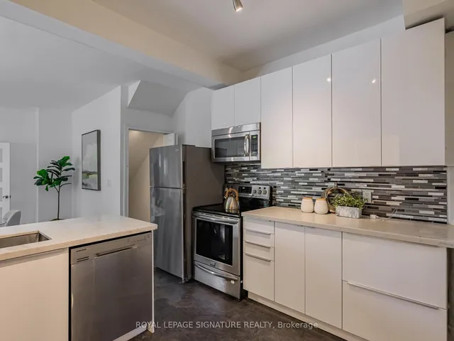 Additional image 12 of 8 Fairford Ave