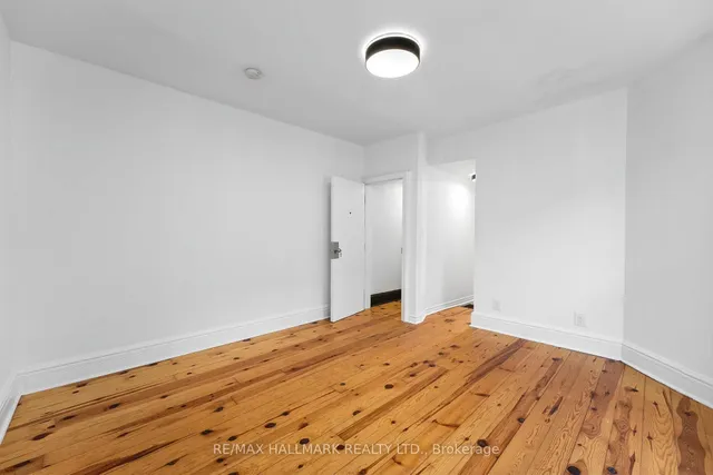 Additional image 32 of 261 Ossington Ave