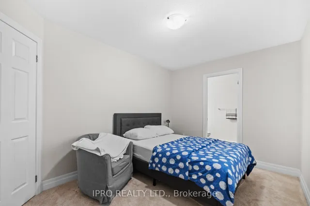 Additional image 27 of 923 Penson Cres