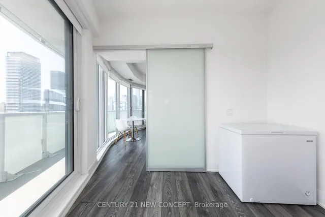 Additional image 15 of 403 Church St Unit 2205