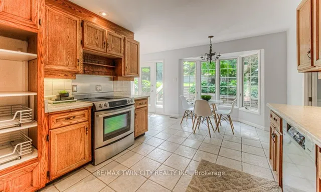 Additional image 23 of 211 RIPPLEWOOD Cres