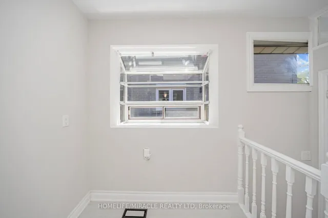 Additional image 16 of 106 Silverstone Dr