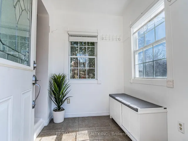 Additional image 38 of 76 Laburnham Ave