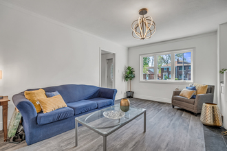 Additional image 4 of 759 Eglinton Ave E