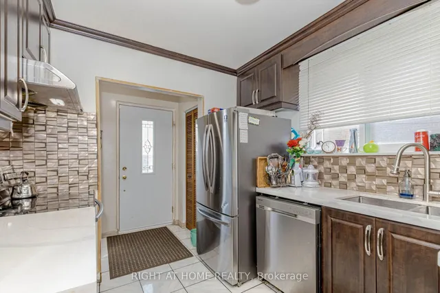 Additional image 18 of 132 Laurel Ave