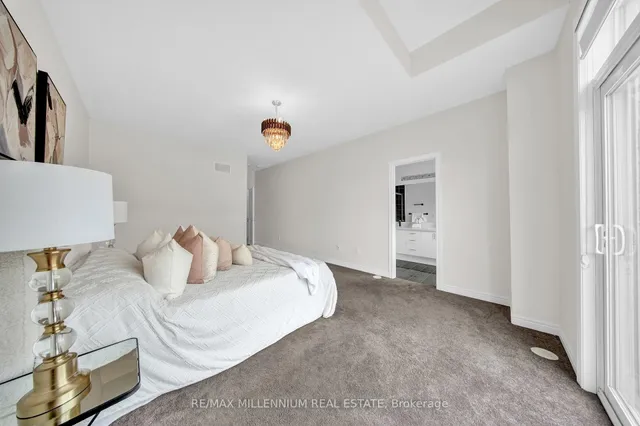 Additional image 40 of 527 Dundas St