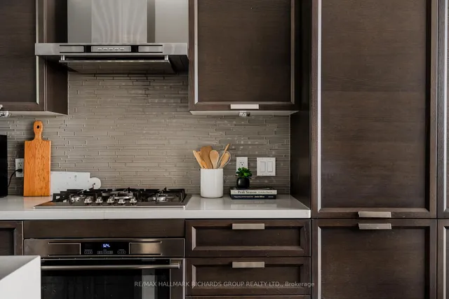 Additional image 6 of 2 Bellefair Ave Unit TH5