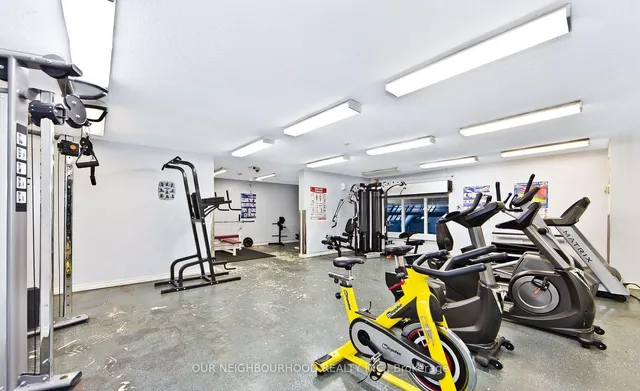 Additional image 5 of 4064 Lawrence Ave Unit 205