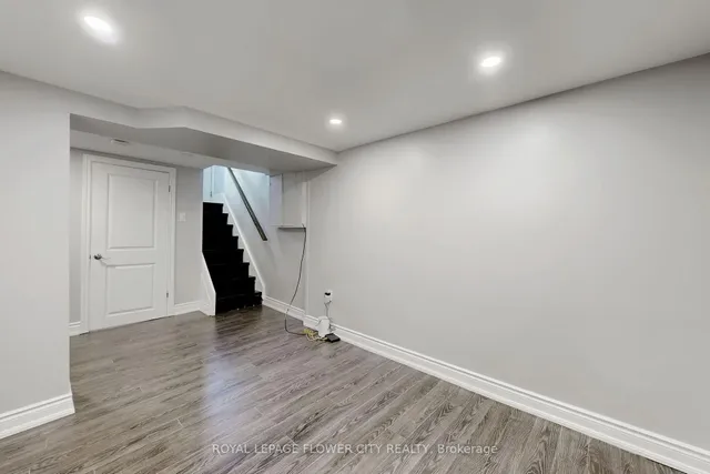 Additional image 25 of 8 Furnival Rd