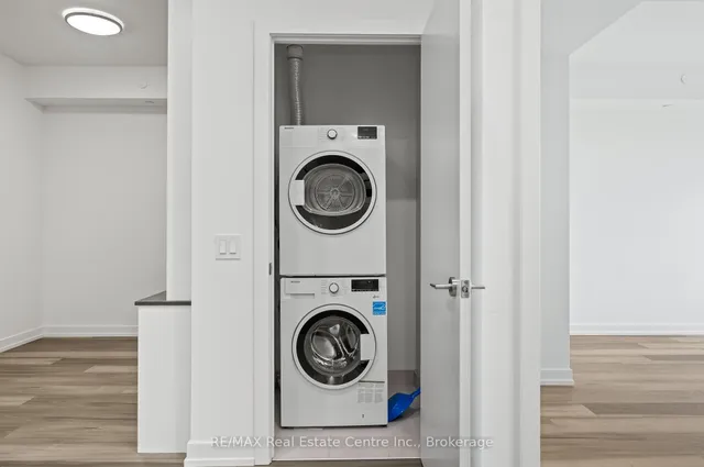 Additional image 24 of 5 Wellington St Unit 414