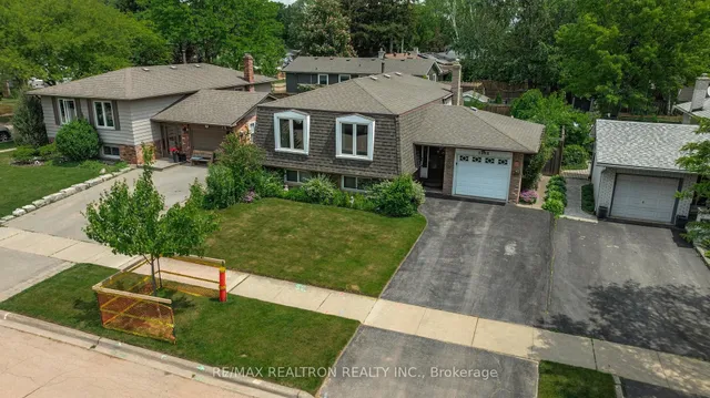 Additional image 50 of 5198 Broughton Cres